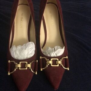 Nine West Burgundy Heels with Gold Chain Detail